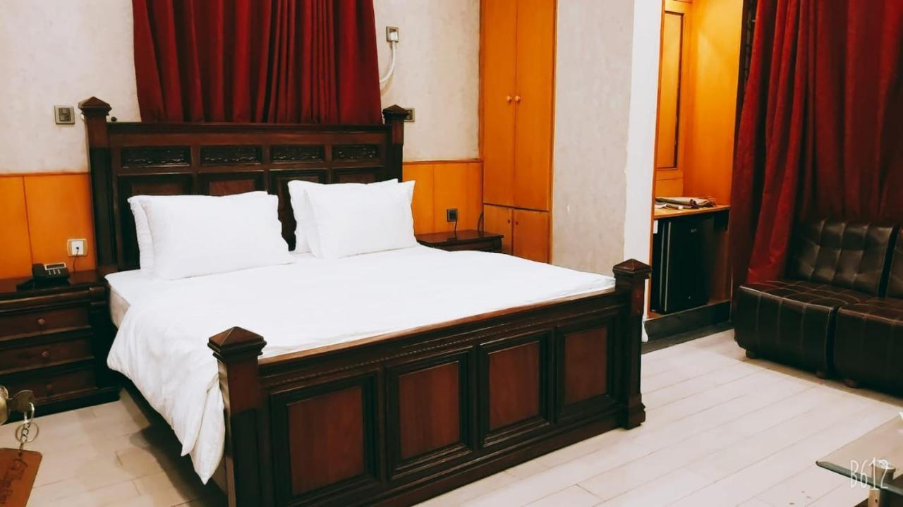 Elet Business Hotel Karachi Ngoại thất bức ảnh